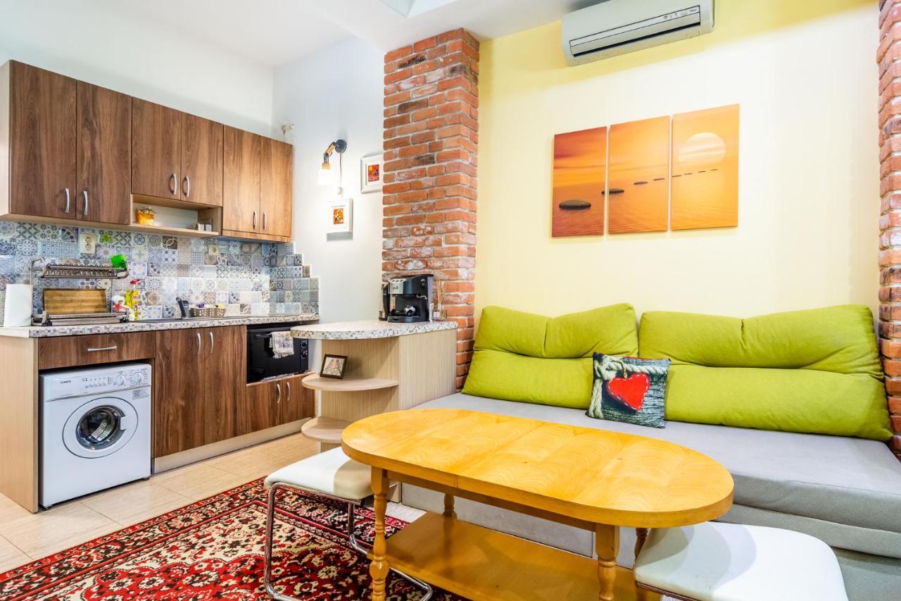 Barcelona Colorful Central Studio W Green Backyard ソフィア エクステリア 写真