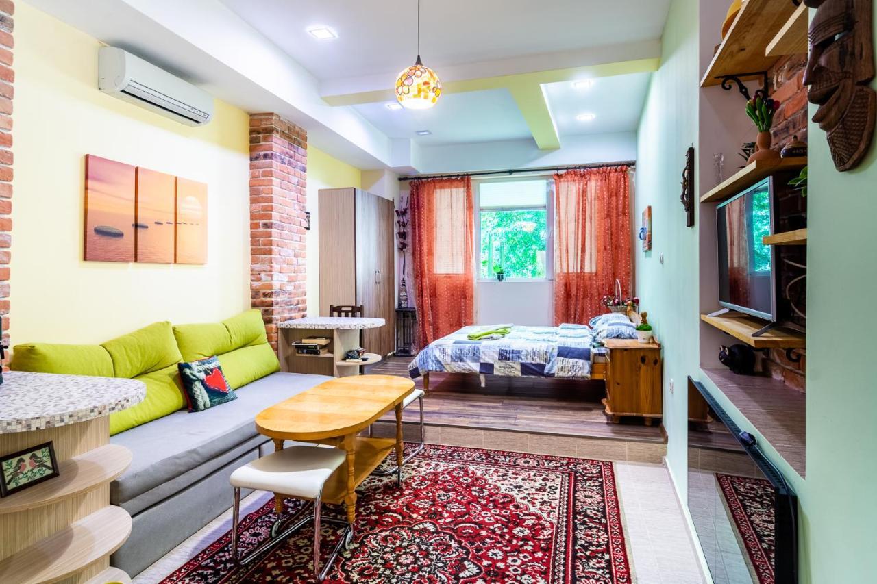 Barcelona Colorful Central Studio W Green Backyard ソフィア エクステリア 写真